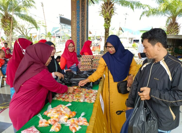 DPKP Kaltara dan Bulog Gelar Pasar Murah Semarakkan HUT ke 79 Republik Indonesia