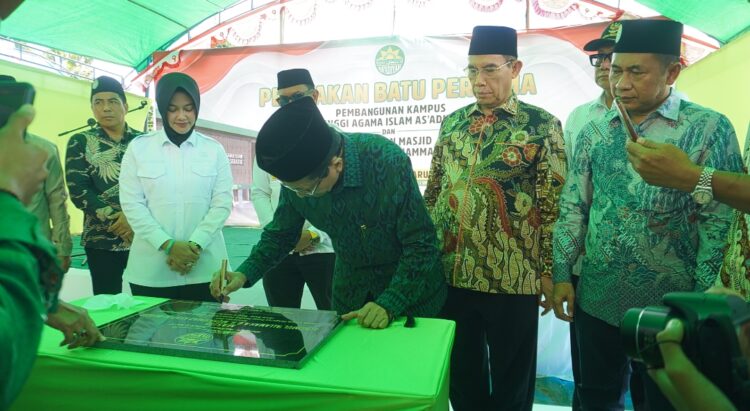 KH Nasarudin Umar Ikut Peletakkan Batu Pertama Pembangunan STAI As’adiyah Sebatik