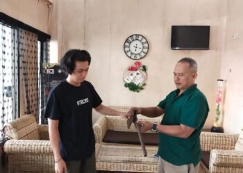 Warga Secara Sukarela Serahkan Senpi Rakitan ke Polda Kaltara