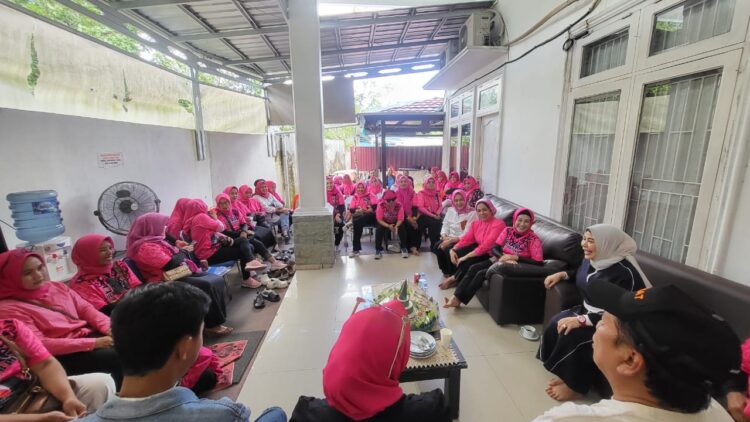 Relawan Jilbab Pink Syukuran Atas Kemenangan ZIAP di Pilgub Kaltara