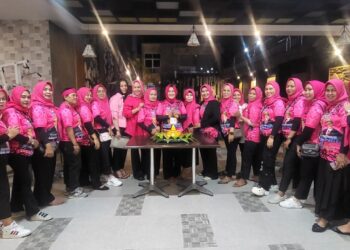 Relawan Jilbab Pink Berikan Ucapan Ulang Tahun Dan Doa Kepada Gubernur Kaltara Terpilih Zainal A Paliwang ke 62 Tahun