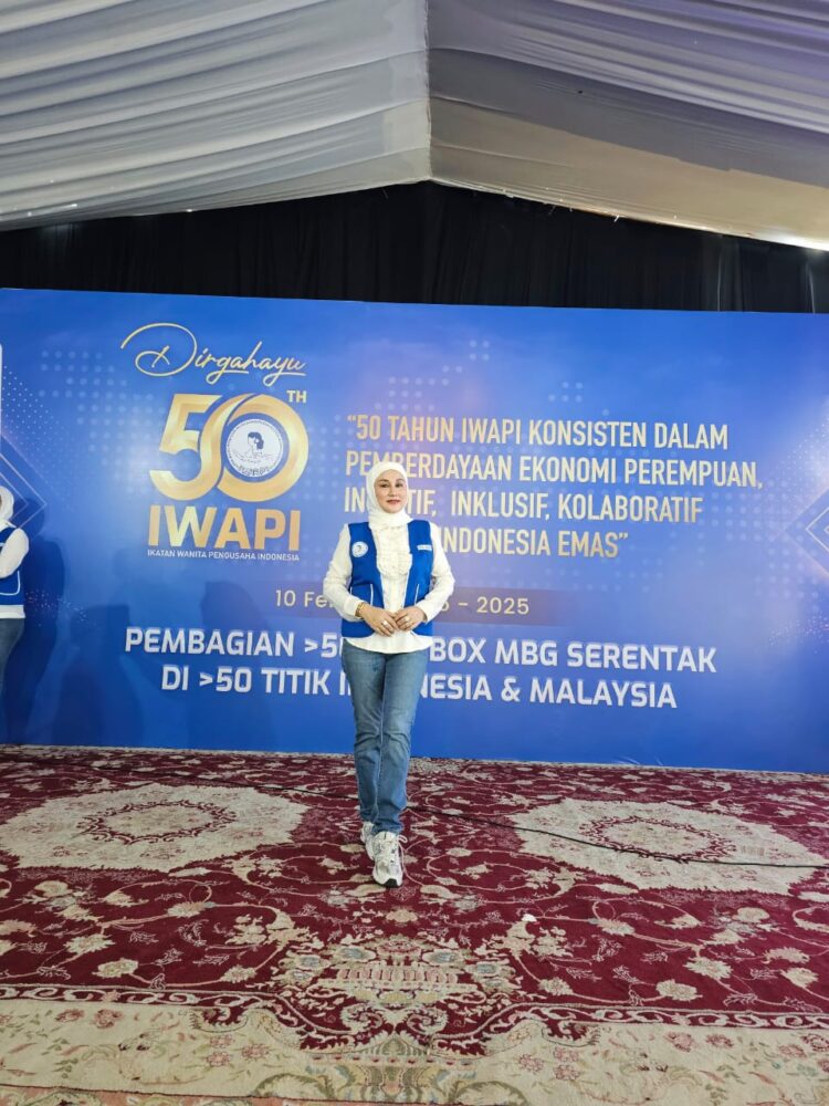HUT Ke 50 Tahun, IWAPI Kaltara Bagikan Makan Bergizi Gratis untuk Pelajar Tarakan, Siap Mendukung  Program Presiden Prabowo Wujudkan Generasi Emas 2045