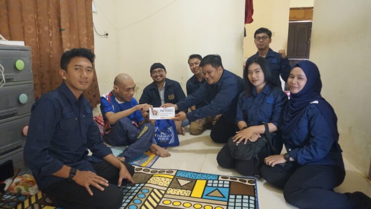 PWI Tarakan Gelar PWI Peduli 2025, Bagikan Puluhan Paket Sembako untuk Warga Kurang Mampu