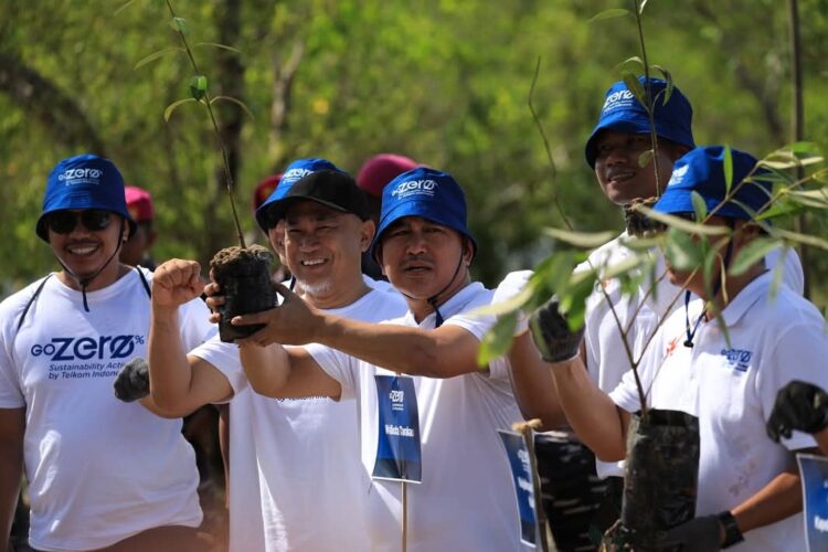 Wali Kota Tarakan Ikutserta Tanam 5.000 Bibit Mangrove Bersama Telkom Indonesia