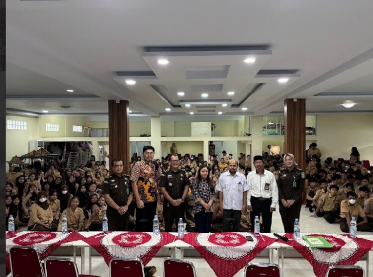 Bangun Kesadaran Hukum Sejak Dini, Kejati Banten Lakukan Penyuluhan di SMK Waskito