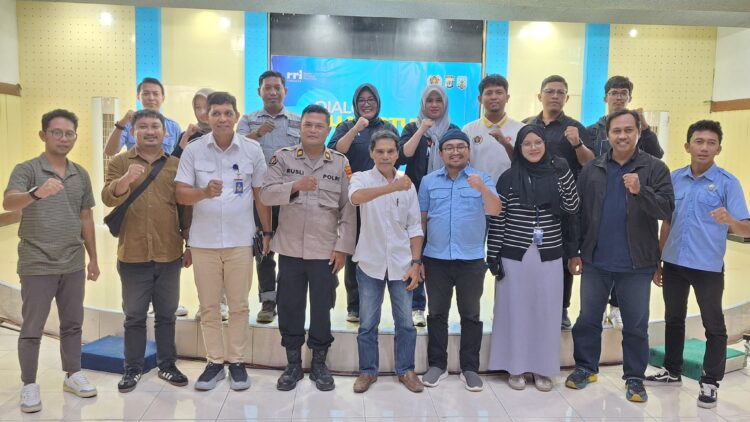 Dialog Publik RRI Kolaborasi PWI Tarakan: Kehidupan Pers dan Media Sosial, Bijak dan Bertanggung Jawab Jaga Kepercayaan Publik