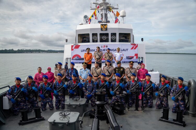 Ditpolairud Polda Kaltara Gelar Upacara Tabur Bunga di Laut Menjelang Hari Bhayangkara ke-79 Tahun 2025