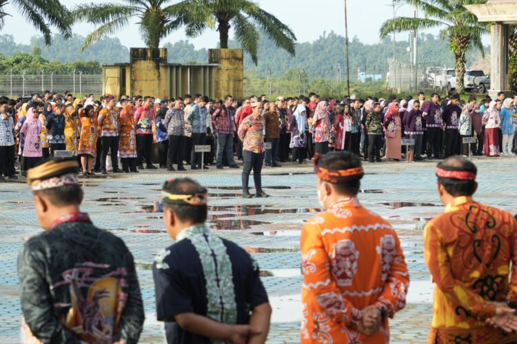 Harganas Ke-32, Bustan Ajak ASN Jadikan Keluarga Sebagai Fondasi Pembangunan Bangsa