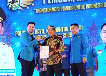 Komitmen Pembangunan Pemuda, Gubernur Raih Penghargaan Indonesia Youth Award 2025