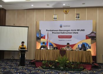 Pj. Sekprov Tekankan Kolaborasi Bersama Pembahasan Rancangan Akhir RPJMD Kaltara 2025-2029 