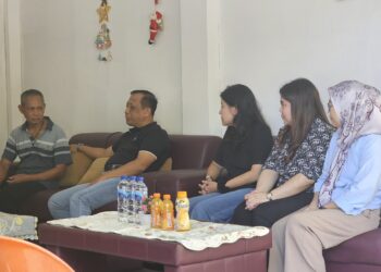 Kapolda Kaltara Jenguk Personel Polres Tarakan yang Sakit dan Berikan Apresiasi atas Loyalitasnya