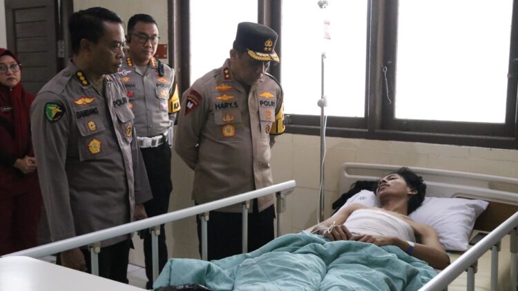 Kapolda Kaltara Kunjungi Mahasiswa Korban Insiden Aksi Unjuk Rasa, Polda Tanggung Biaya Pengobatan dan Tegaskan Komitmen Transparansi