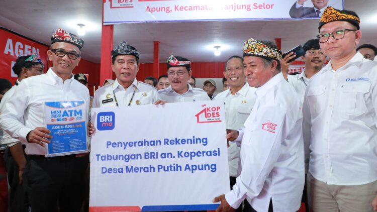 Gubernur Kaltara Resmikan Koperasi Merah Putih Percontohan Desa Apung Dan Kelurahan Selumit