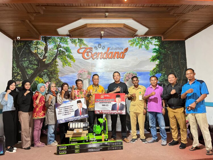 Senator Hasan Basri Bawa Bantuan, Ribuan Warga Kaltara Tersenyum