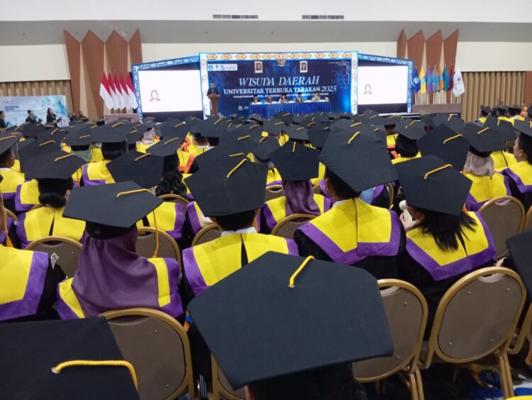 Sebanyak 561 Mahasiswa UT Tarakan Jalani Prosesi Wisuda di Gedung TACC Pagi Tadi