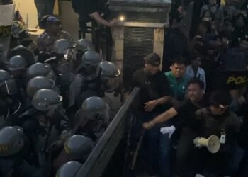 Kapolda Kaltara Pimpin Pengamanan Aksi Unjuk Rasa di Kantor DPRD Tarakan