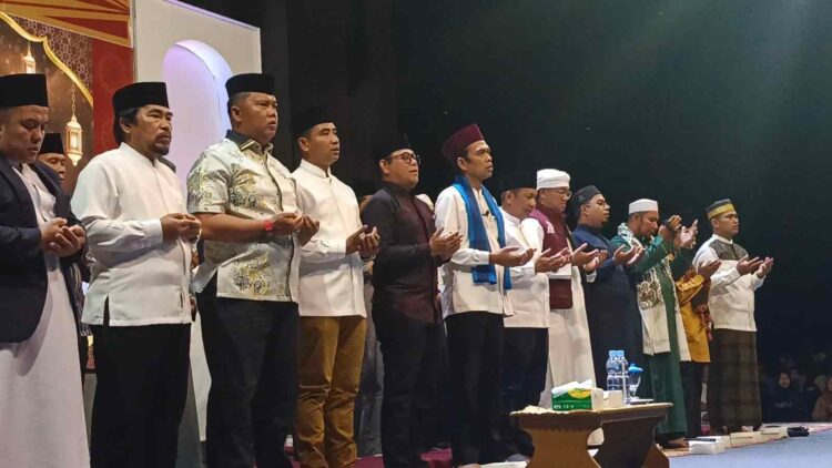 Tabligh Akbar TIDAR Kaltara dihadiri Ribuan Jamaah, UAS Doakan Masyarakat Tarakan Dijauhkan dari Perbuatan Zina