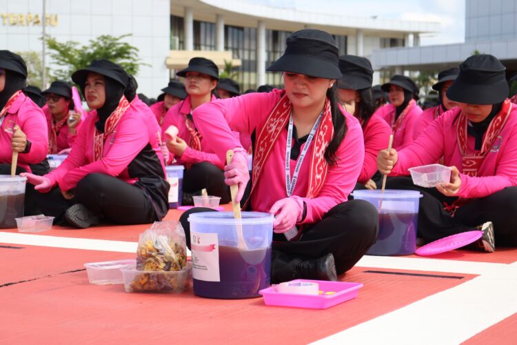 Capai Rekor Muri, Bhayangkari Daerah Kaltara Ikuti Workshop Ecoenzyme Serentak Bhayangkari Seluruh Indonesia