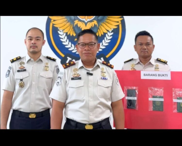 Sikat Pelanggar Perbatasan, Imigrasi Serahkan Tersangka WN Pakistan  ke Kejari