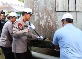 Polda Gelar Bedah Rumah di Desa Gunung Sari, Wujud Kepedulian pada Hari Bhayangkara ke-80