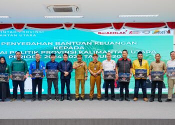 Bantuan Keuangan Parpol Diserahkan, Gubernur Ajak Bangun Demokrasi yang Lebih Berkualitas