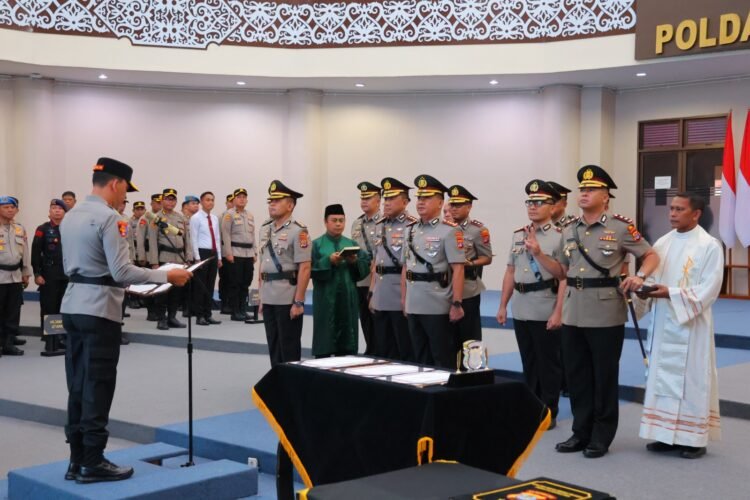 Kapolda Kaltara Pimpin Upacara Serah Terima Jabatan Pejabat Utama dan Kapolres Jajaran