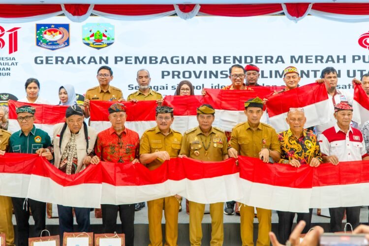 Pemprov Bagikan Bendera Merah Putih, Ajak Masyarakat Semarakkan HUT RI ke-81