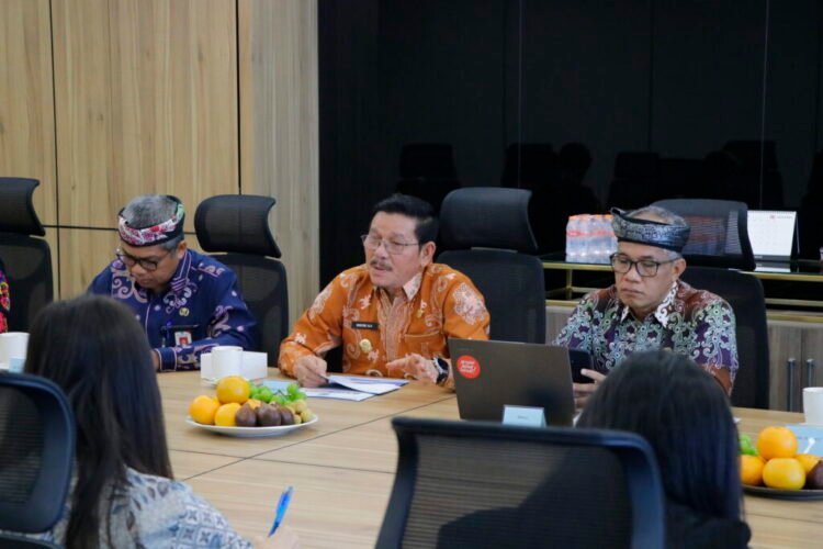 Wagub Bahas Percepatan Akses Jalan Menuju Apau Kayan