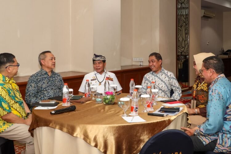 Perkuat Konektivitas dan Logistik, Gubernur Bahas Tindaklanjut Pembangunan Jaringan Kereta Api