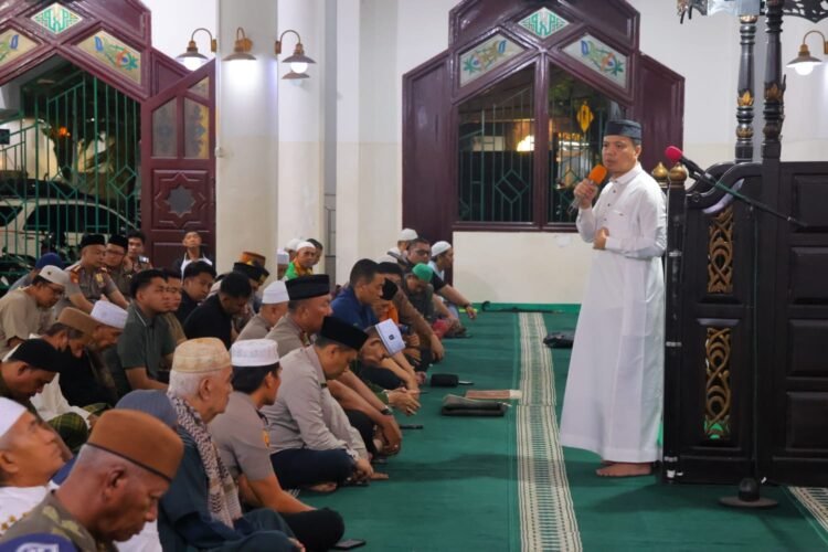 Usai Salat Subuh Berjamaah, Kapolda Kaltara Serap Aspirasi Jamaah Masjid Al-Ma’arif Lewat Dialog Interaktif