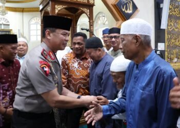 Perkuat Silaturahmi dan Berantas Narkoba, Kapolda Kaltara Gelar Sholat Jumat Keliling di Masjid Agung Tanjung Selor